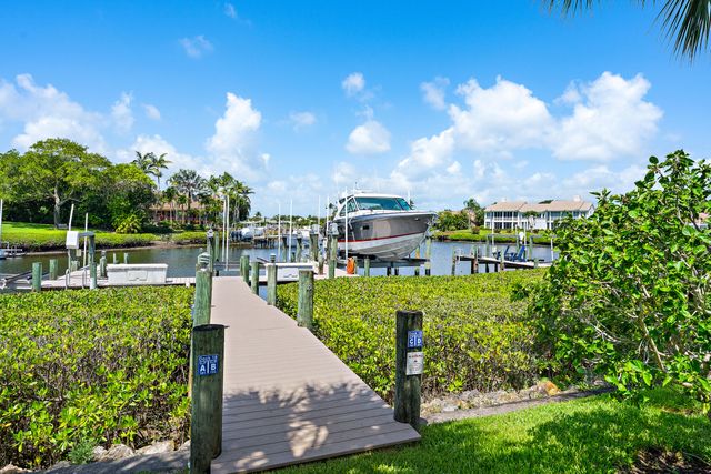 301 Captains Way, Jupiter, FL 33477