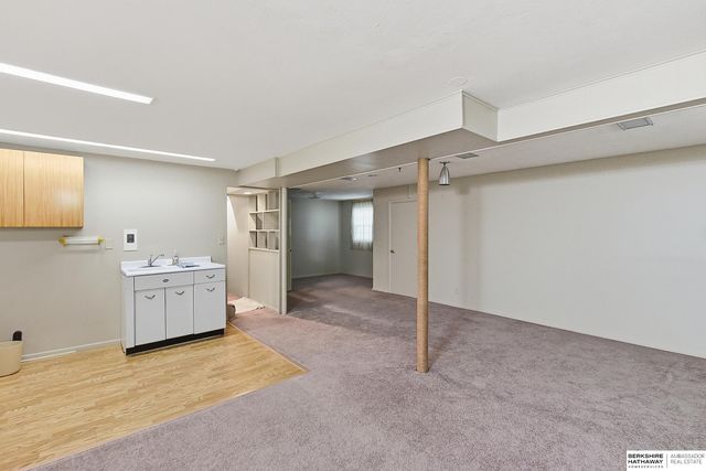 1721 N 84th Street, Omaha, NE 68114