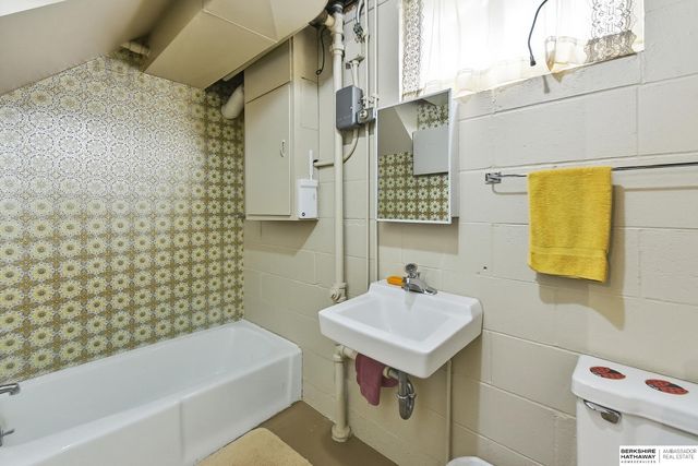 1721 N 84th Street, Omaha, NE 68114