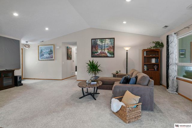 2464 NW 46th Street, Lincoln, NE 68524