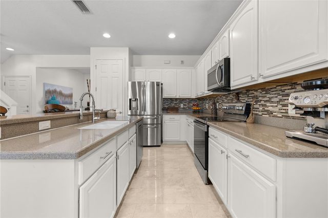 2996 SANTA MARIA AVENUE, Clermont, FL 34715