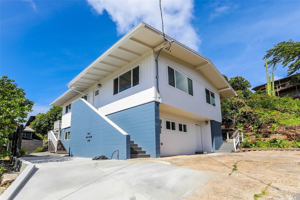 3782 Claudine Street, Honolulu, HI 96816