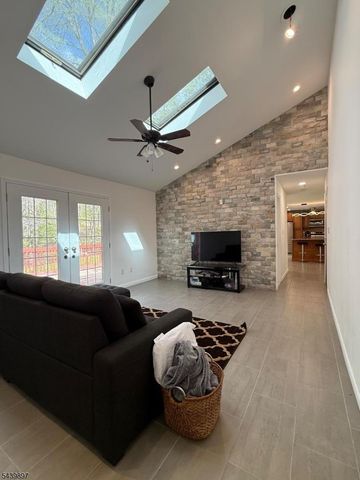 22 Karen Rd, Vernon Twp., NJ 07422
