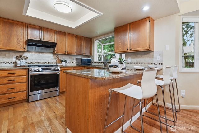 4317 209th Ave NE, Sammamish, WA 98074