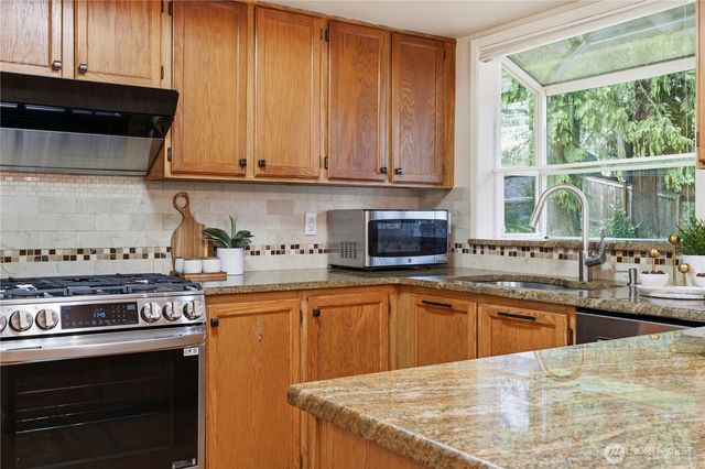 4317 209th Ave NE, Sammamish, WA 98074