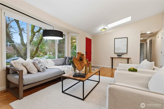 4317 209th Ave NE, Sammamish, WA 98074