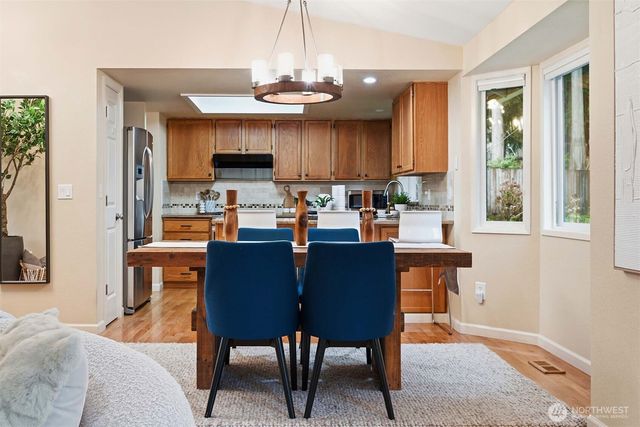 4317 209th Ave NE, Sammamish, WA 98074