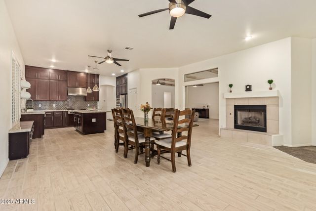 549 E SHEFFIELD Avenue, Gilbert, AZ 85296