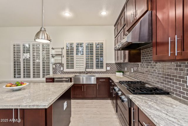 549 E SHEFFIELD Avenue, Gilbert, AZ 85296