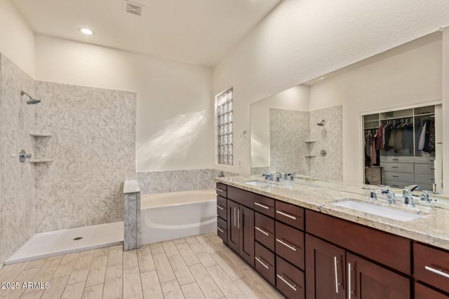 549 E SHEFFIELD Avenue, Gilbert, AZ 85296