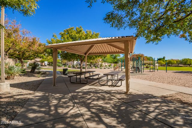 549 E SHEFFIELD Avenue, Gilbert, AZ 85296