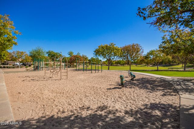 549 E SHEFFIELD Avenue, Gilbert, AZ 85296