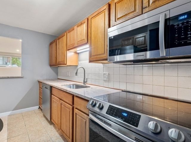800 Governors Dr 6, Winthrop, MA 02152