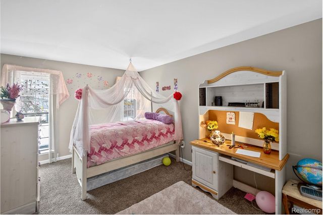 24900 Glenbrooke Drive, Southfield, MI 48033