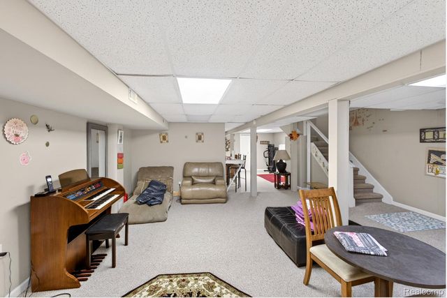 24900 Glenbrooke Drive, Southfield, MI 48033