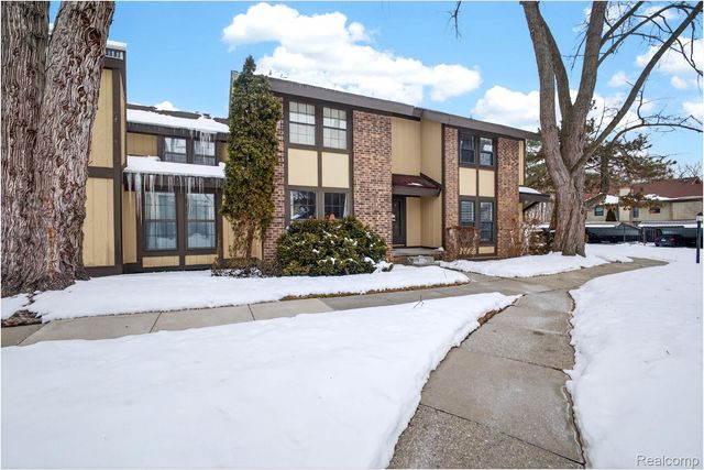 24900 Glenbrooke Drive, Southfield, MI 48033