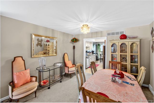 24900 Glenbrooke Drive, Southfield, MI 48033