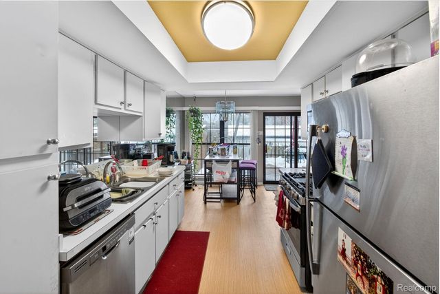 24900 Glenbrooke Drive, Southfield, MI 48033