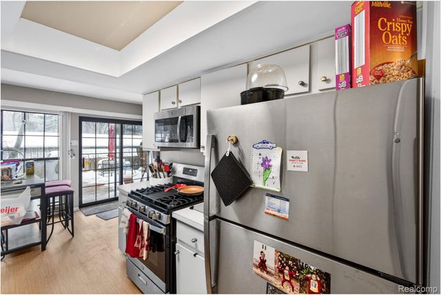 24900 Glenbrooke Drive, Southfield, MI 48033