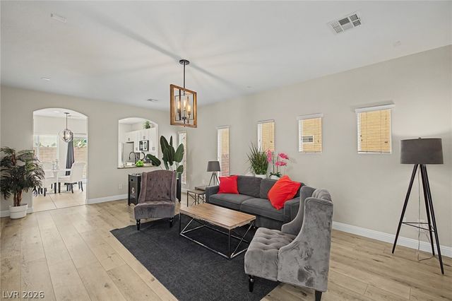 8136 Memory Lake Avenue, Las Vegas, NV 89178