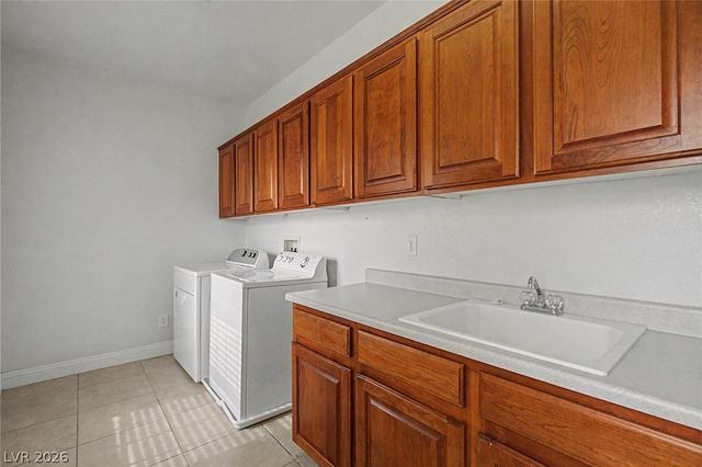 8136 Memory Lake Avenue, Las Vegas, NV 89178