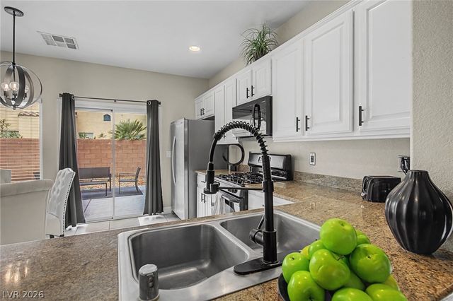 8136 Memory Lake Avenue, Las Vegas, NV 89178