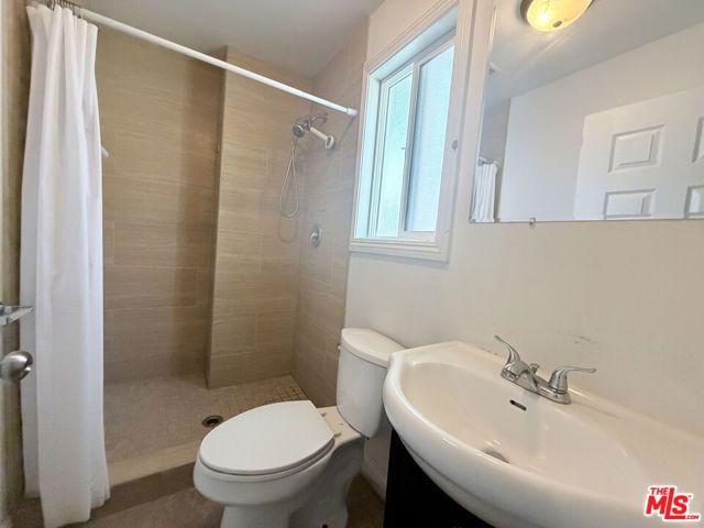 1254 W 37th Drive 1248, Los Angeles, CA 90007