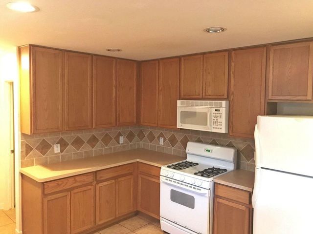 17406 Hoover Gardens Drive, Houston, TX 77095