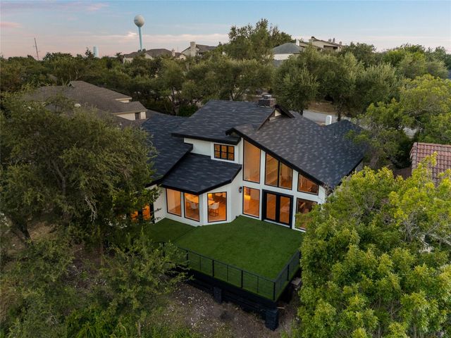 310 Golf Crest LN, Lakeway, TX 78734