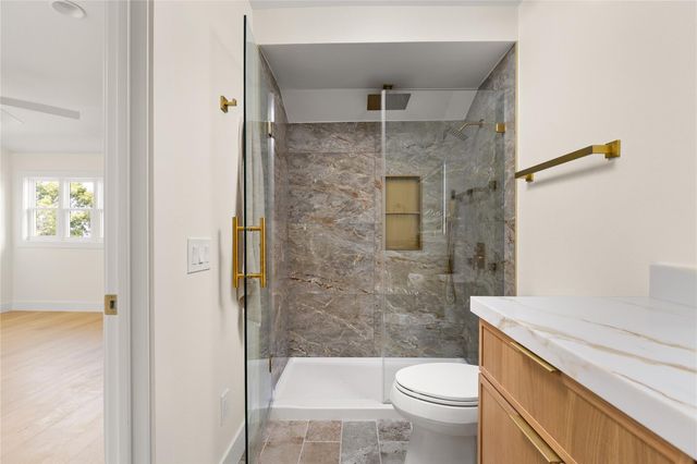 310 Golf Crest LN, Lakeway, TX 78734