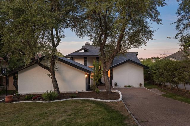 310 Golf Crest LN, Lakeway, TX 78734