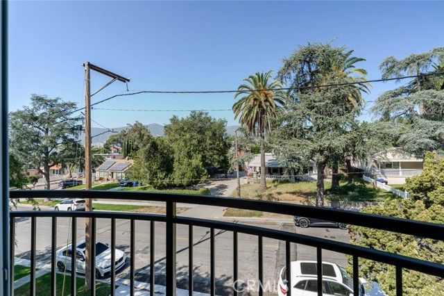 1961 Waltonia Drive 101, Montrose, CA 91020