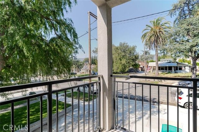 1961 Waltonia Drive 101, Montrose, CA 91020