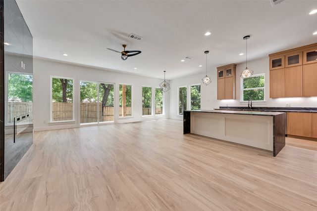 1318 Nokomis Avenue, Dallas, TX 75224