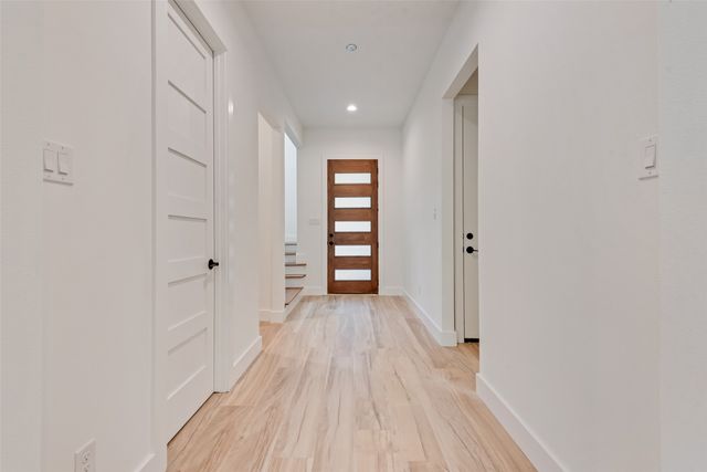 1318 Nokomis Avenue, Dallas, TX 75224