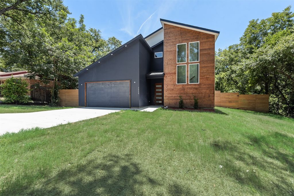 1318 Nokomis Avenue, Dallas, TX 75224