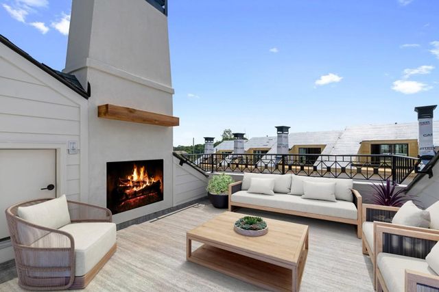 245 Mayfair Court, Alpharetta, GA 30009