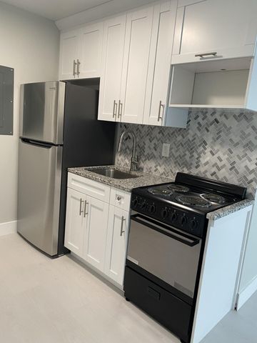 3901 Gulfstream Road 2 B, Lake Worth Beach, FL 33461