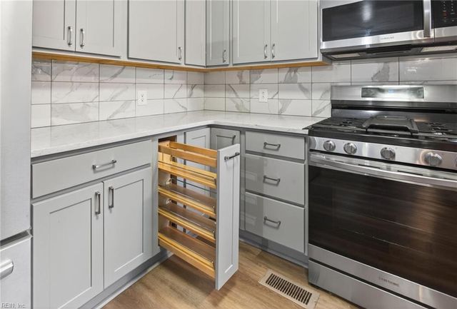 22194 Storys Station RD, Courtland, VA 23837