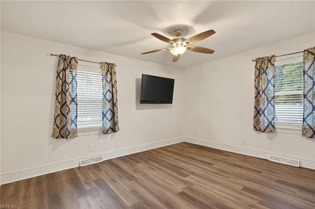 22194 Storys Station RD, Courtland, VA 23837