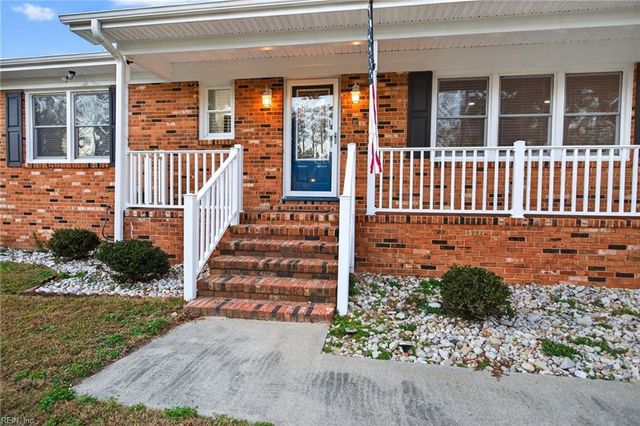 22194 Storys Station RD, Courtland, VA 23837