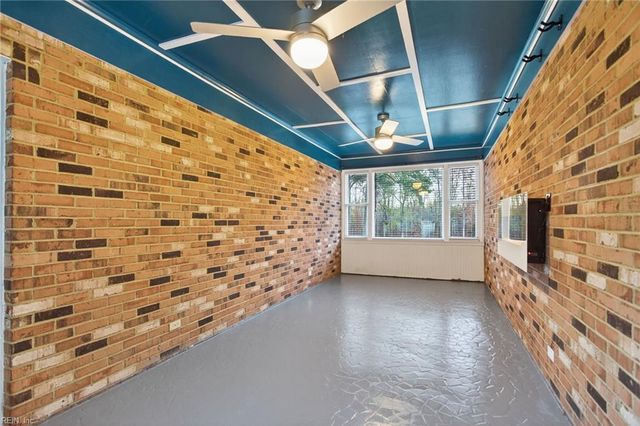 22194 Storys Station RD, Courtland, VA 23837