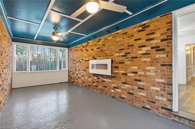 22194 Storys Station RD, Courtland, VA 23837