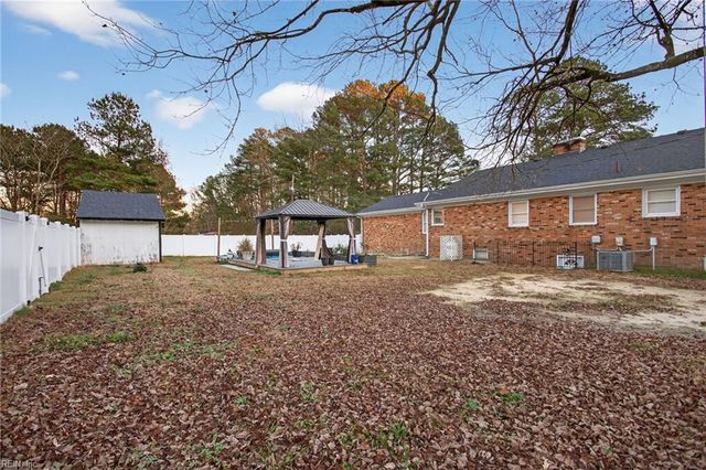 22194 Storys Station RD, Courtland, VA 23837