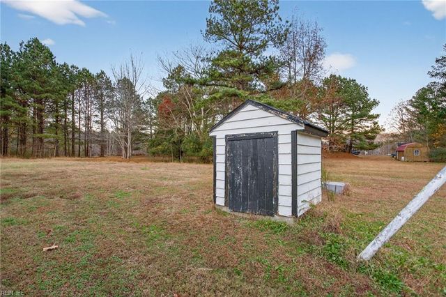 22194 Storys Station RD, Courtland, VA 23837