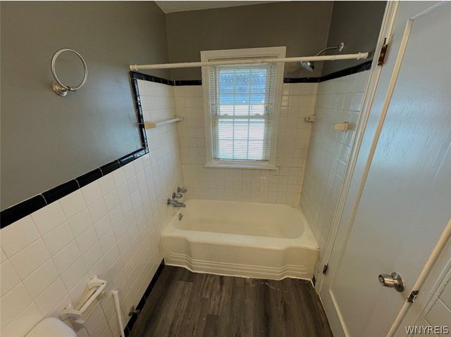 3564 Ferry Avenue, Niagara Falls, NY 14301