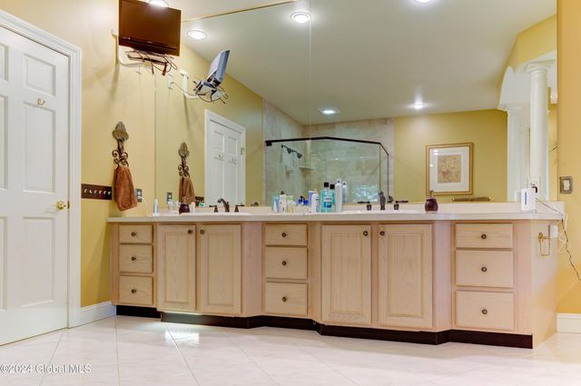 1 Shetland, Clifton Park, NY 12065