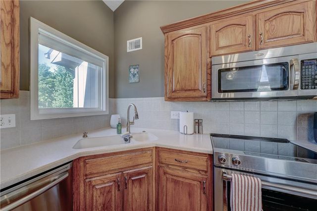 16655 W 155th Terrace, Olathe, KS 66062