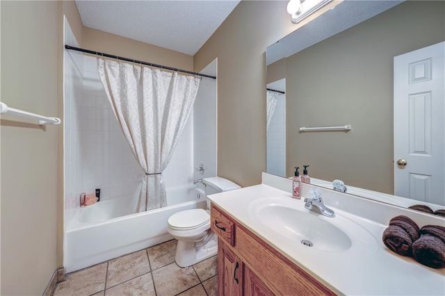 16655 W 155th Terrace, Olathe, KS 66062