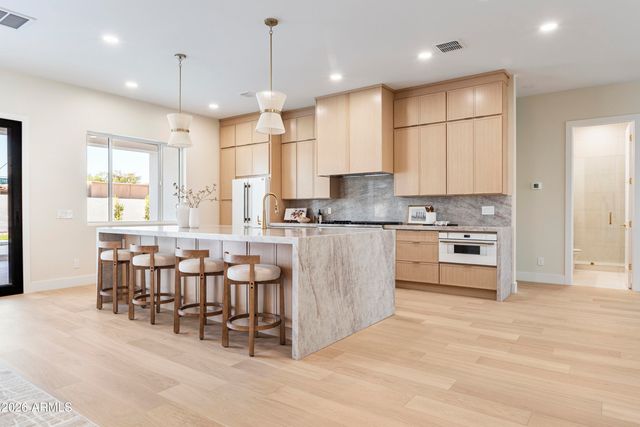 5540 E DAHLIA Drive, Scottsdale, AZ 85254